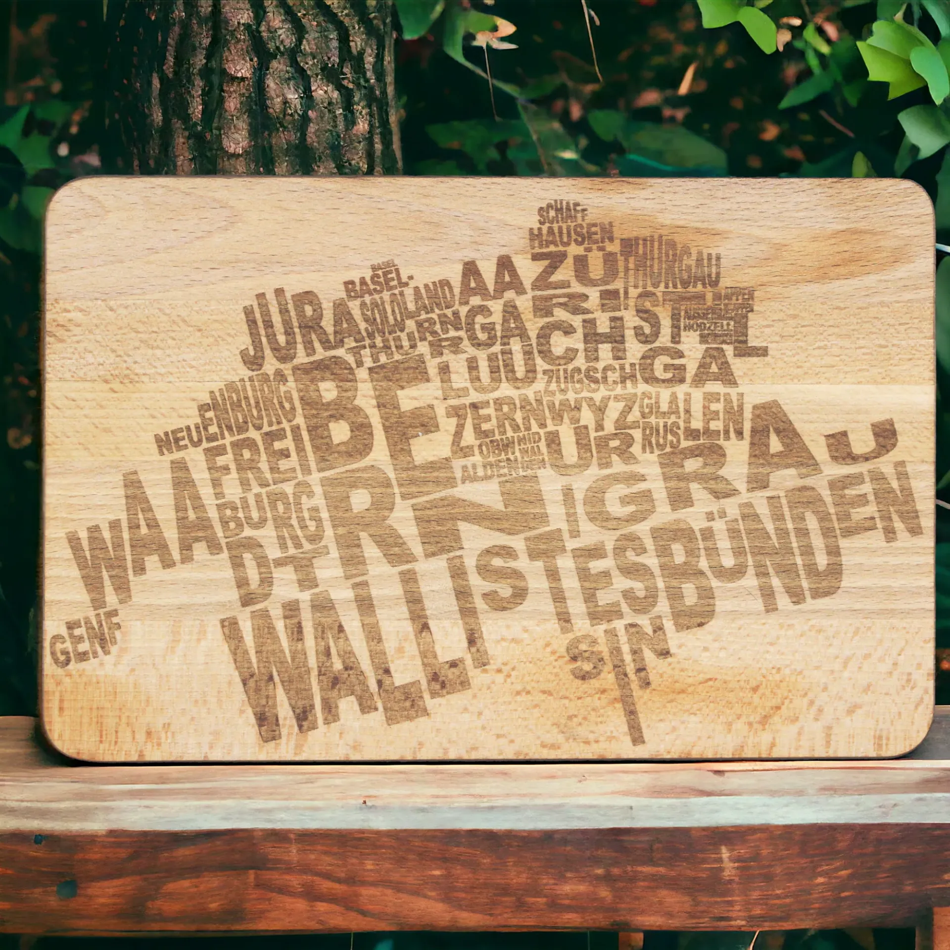 [EvGe-La-107] Frühstückbrettchen - Schweizer Kantone - Buche